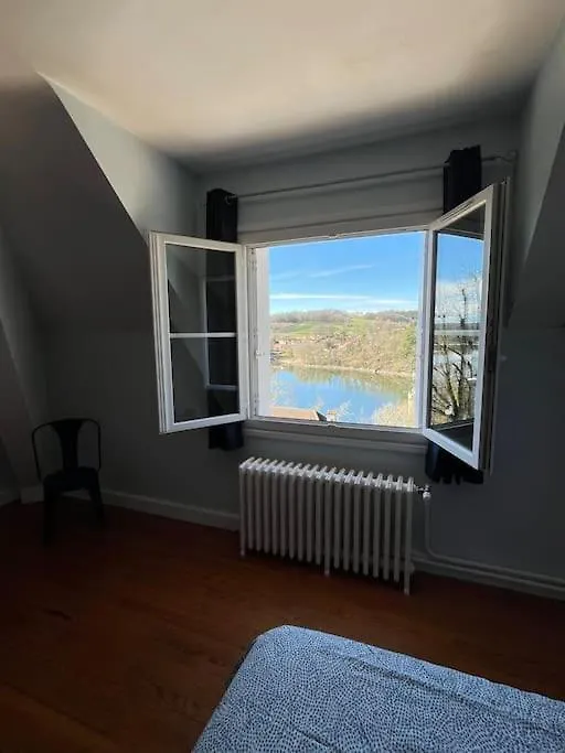 Maison Au Bord Du Lac Saint-Etienne-Cantales 0*,