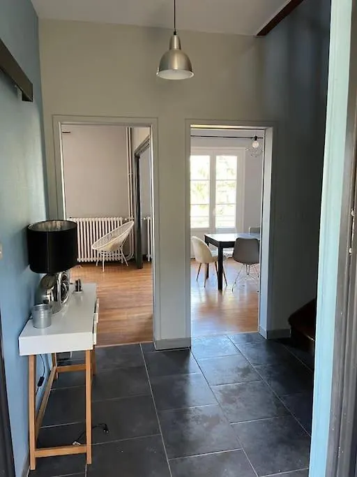 Maison Au Bord Du Lac Saint-Etienne-Cantales Holiday home
